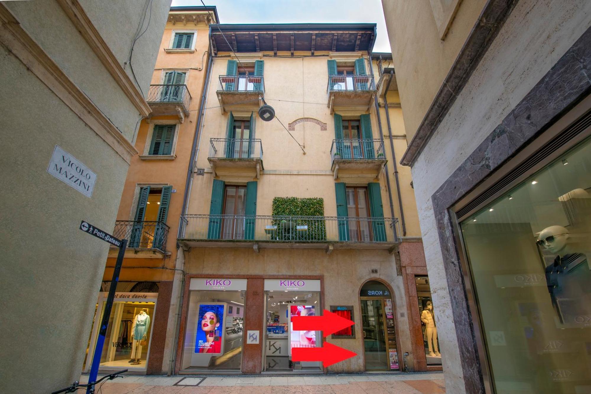 Palace Home Mazzini Verona Center Exterior photo